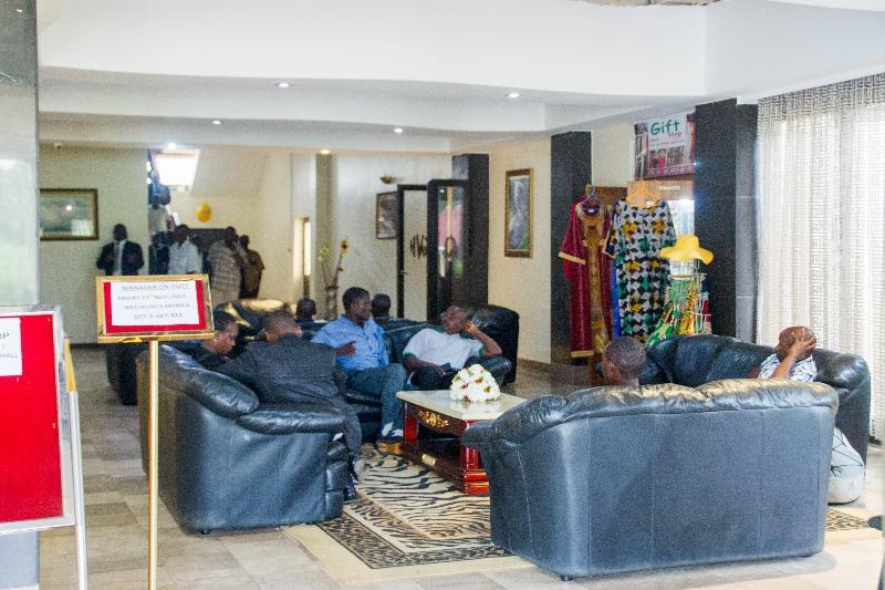 Lake View Resort Hotel Mbarara Екстер'єр фото