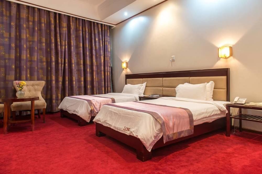 Lake View Resort Hotel Mbarara Екстер'єр фото