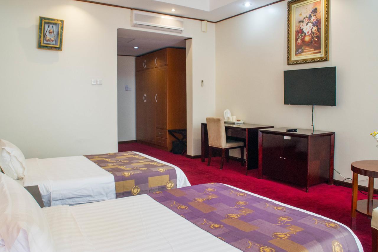Lake View Resort Hotel Mbarara Екстер'єр фото