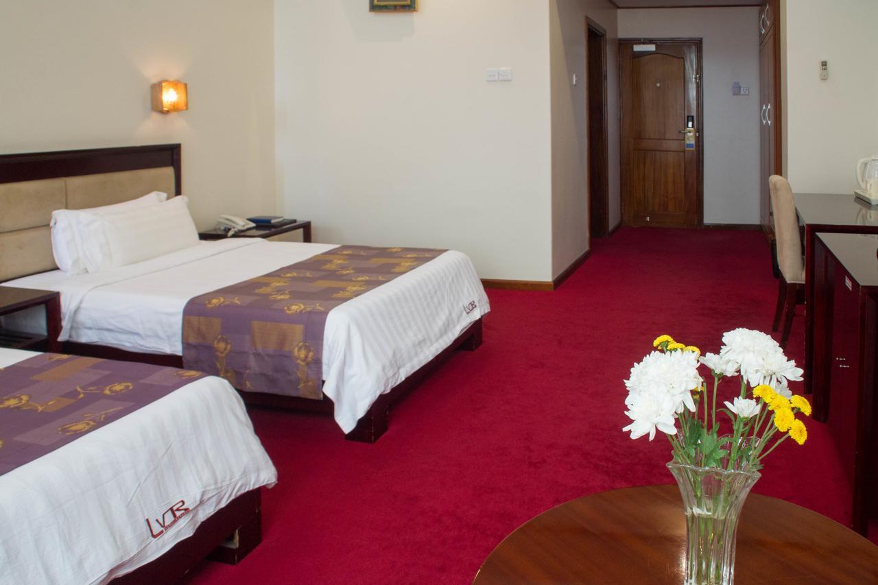Lake View Resort Hotel Mbarara Екстер'єр фото