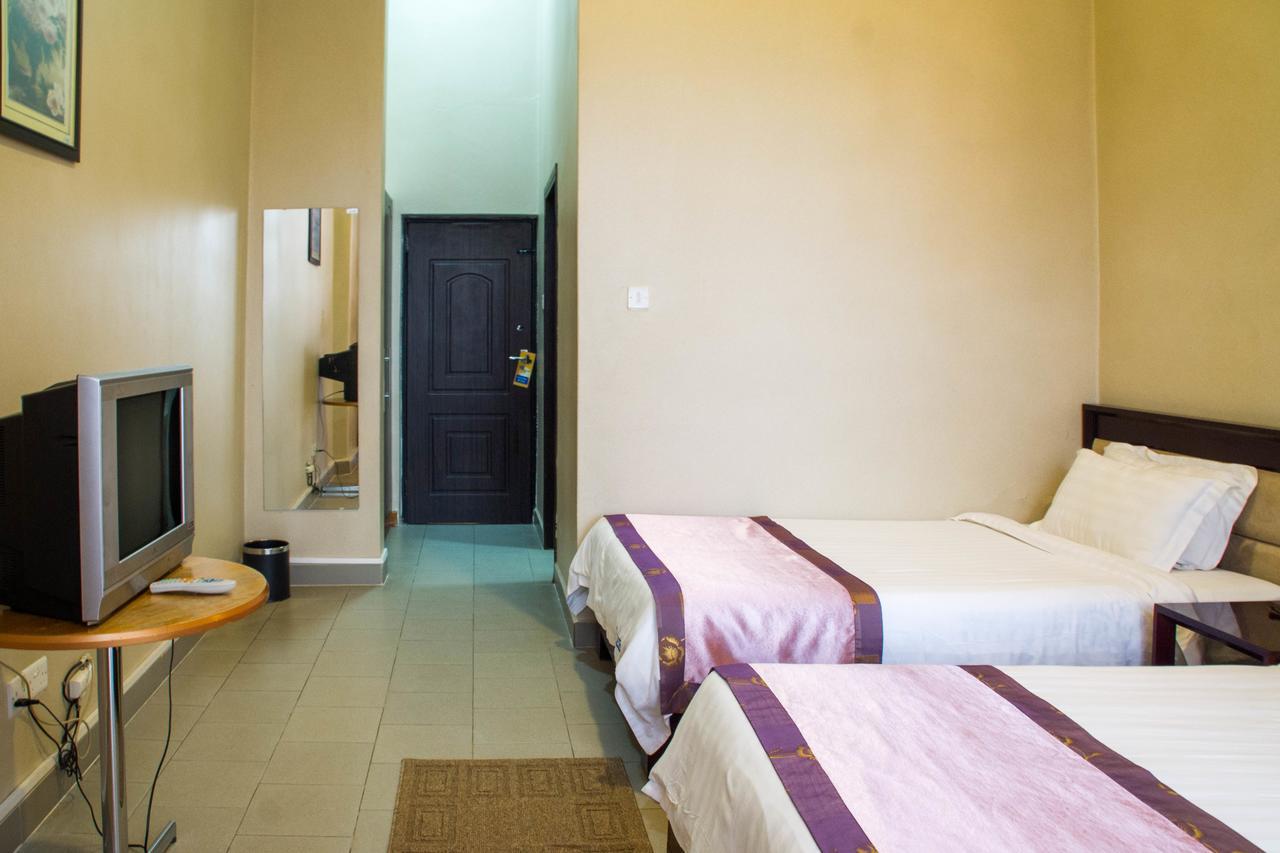 Lake View Resort Hotel Mbarara Екстер'єр фото