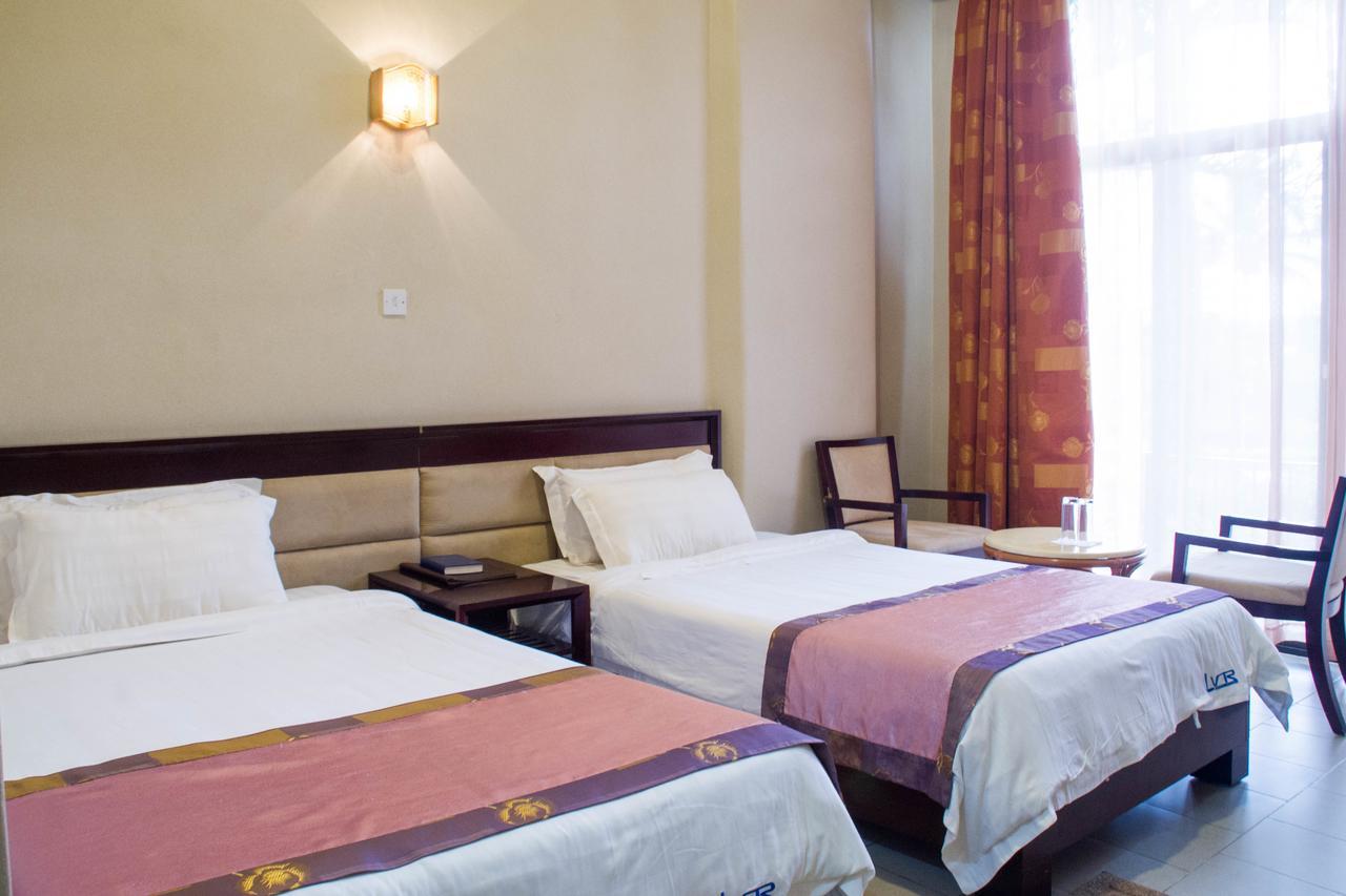 Lake View Resort Hotel Mbarara Екстер'єр фото
