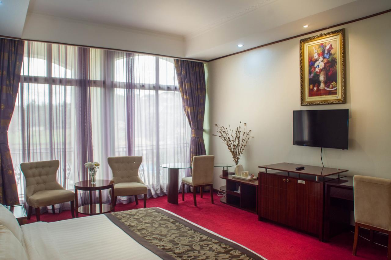 Lake View Resort Hotel Mbarara Екстер'єр фото